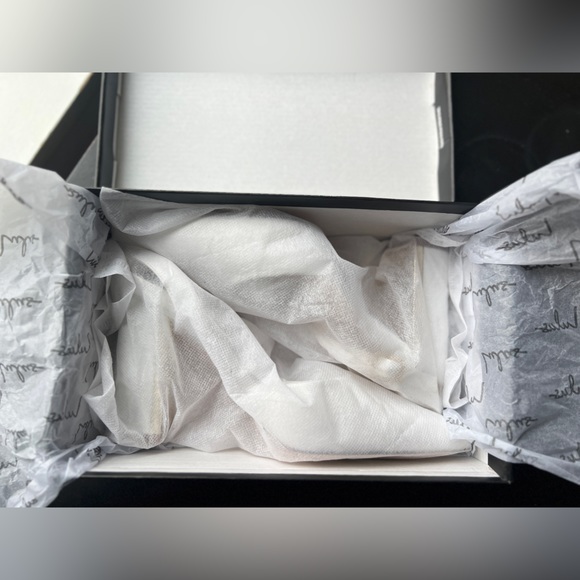 Laura II White Satin Ankle Strap Pointed-Toe Pumps -Sz 7 - Picture 5 of 7